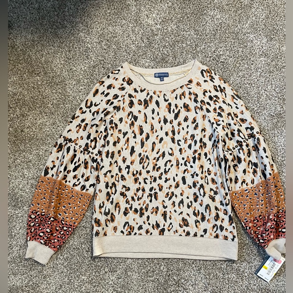 Women’s Cheeta Print Medium Sweater